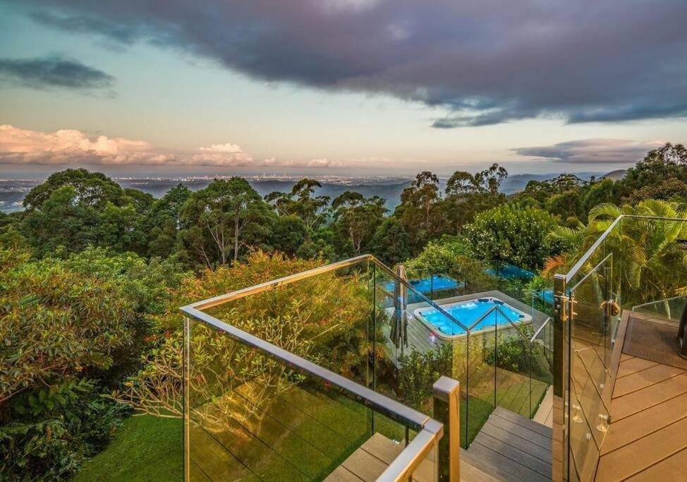 Coastline: Alpine Villa Tamborine Mountain Exterior photo